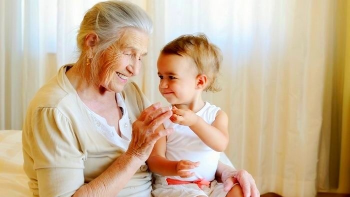 Роль бабусі та дідуся в нашому житті