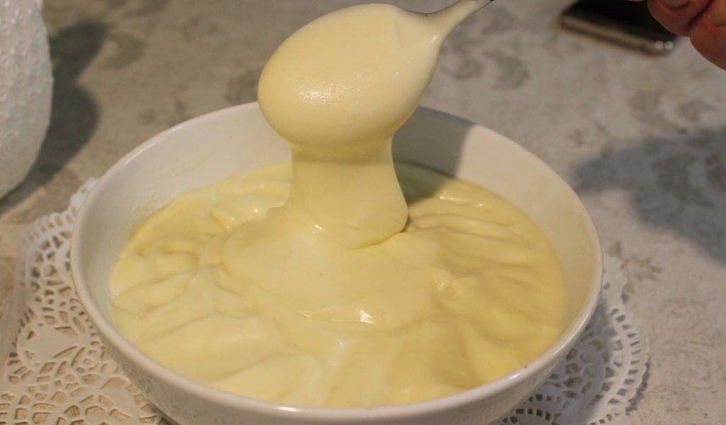 Як приготувати ніжний вершковий крем-сир з трьох інгредієнтів: простий рецепт
