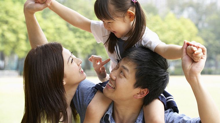 японська сім'я тато дитина виховання