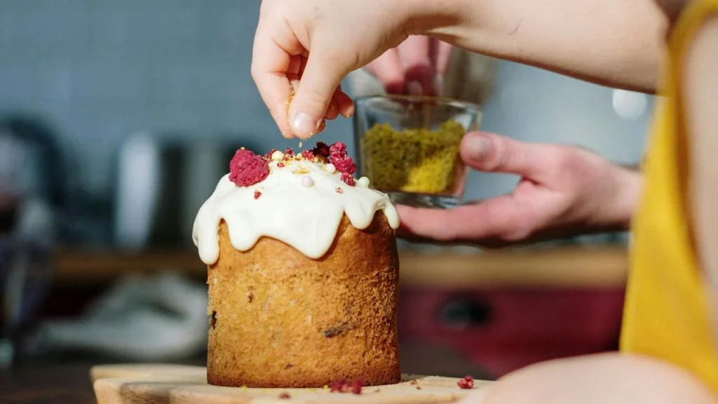 Як прикрасити паску, якщо вона тріснула