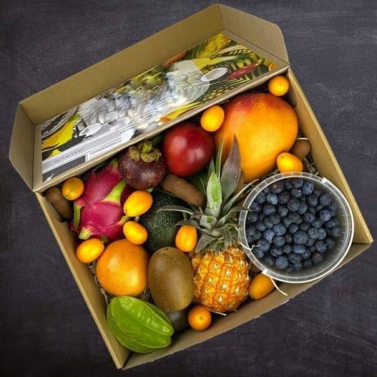 Фрукти у подарунок