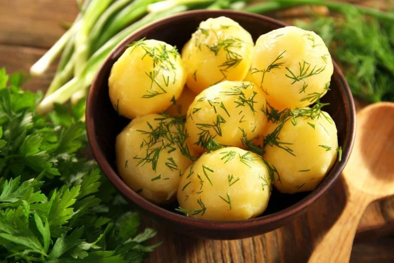 молода картопля
