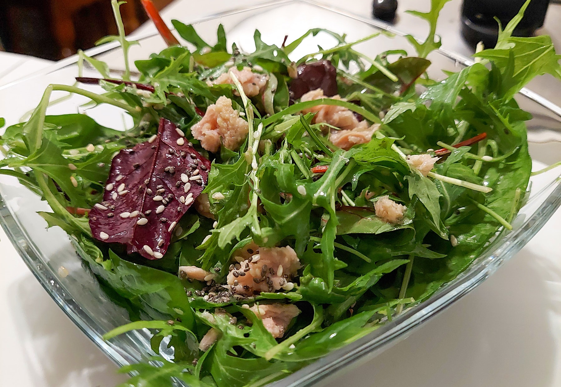 салат з тунцем