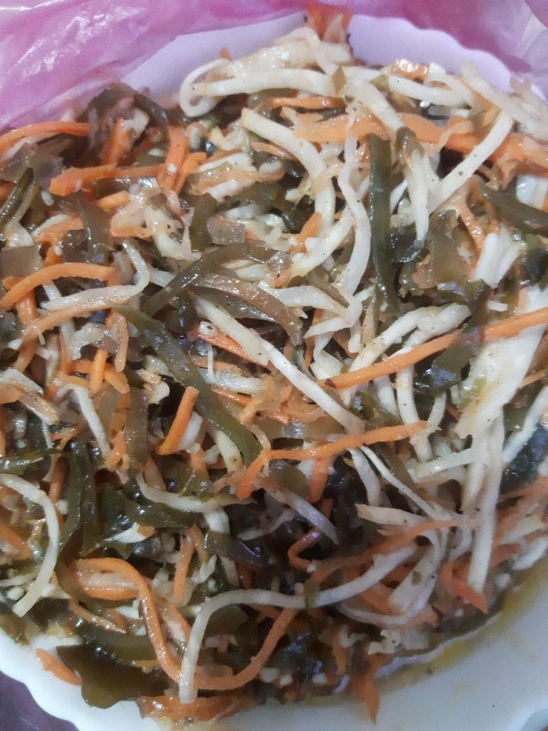 Салат з морською капустою