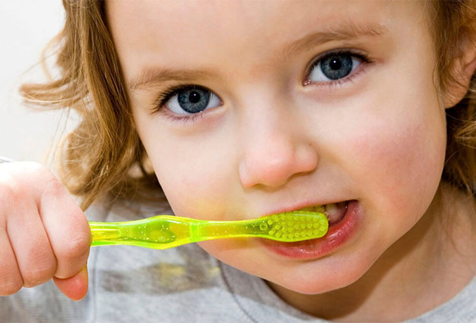 Догляд за молочними зубами