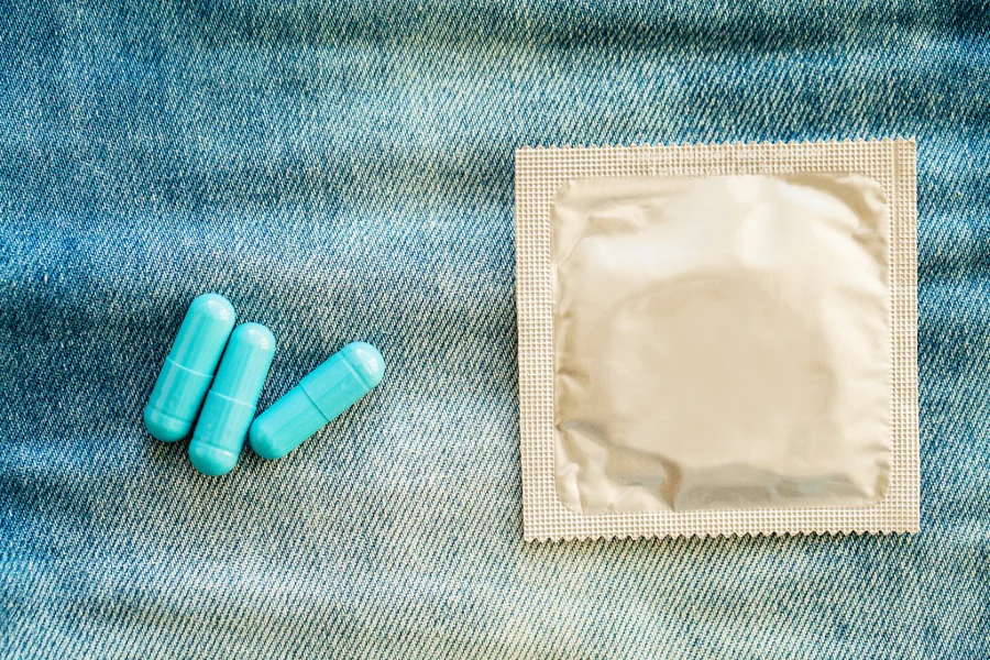 таблетки і презерватив