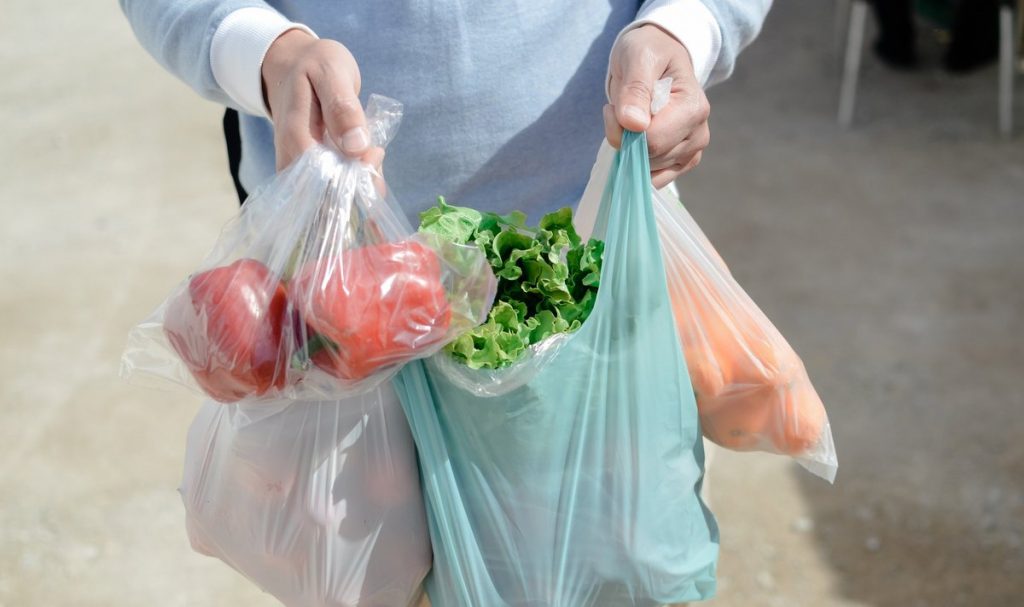 продукти в пакеті