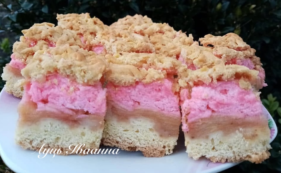Пляцок з яблуками