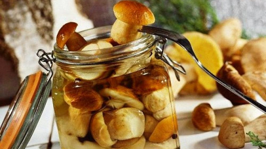Мариновані білі гриби